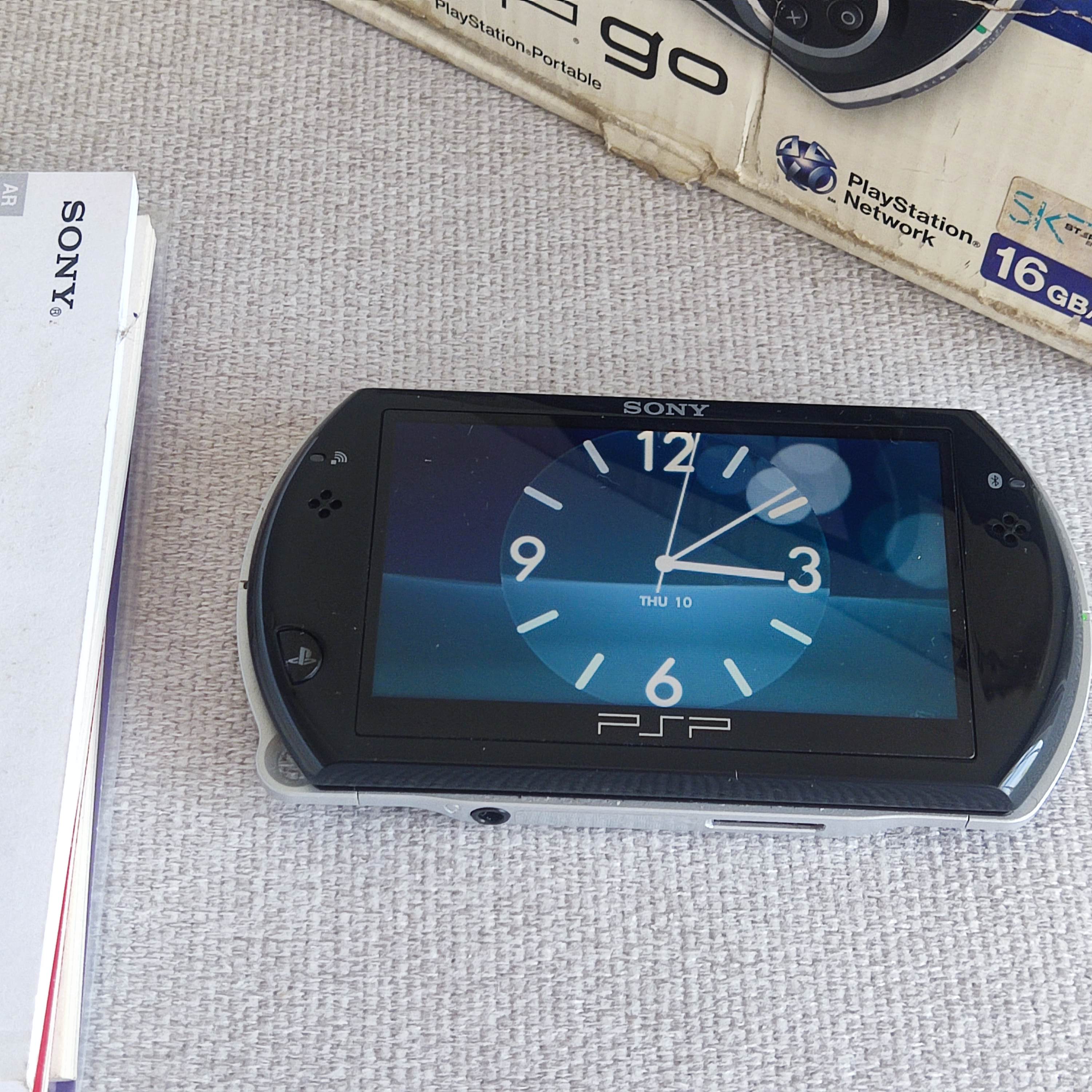 PlayStation Psp Go Sony PSP N 1004 Playstation Portable go for sale in Johannesburg (ID