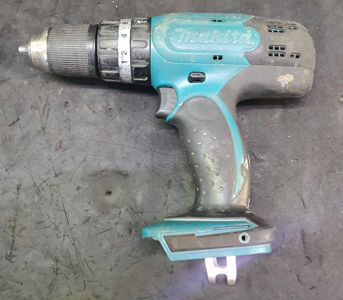 Drills Makita cordless drill was sold for R220.00 on 28 Feb at 2346