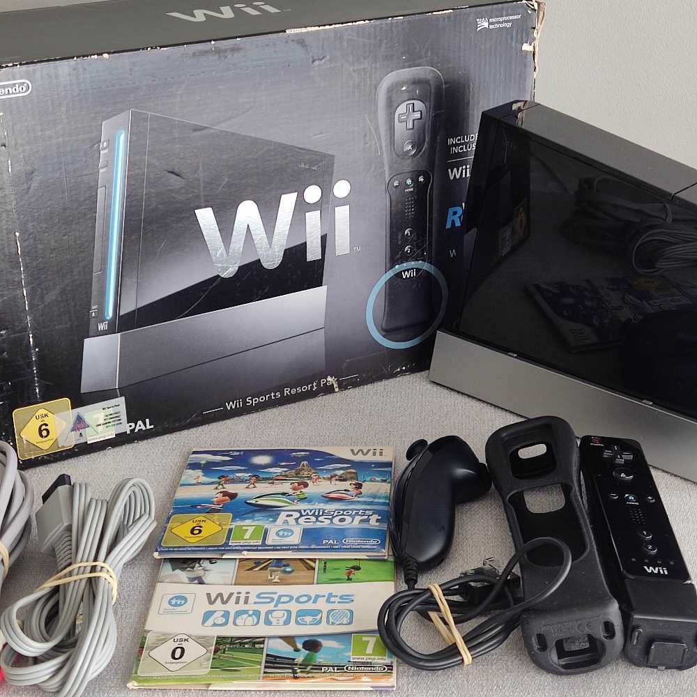 Nintendo Nintendo wii console and games bundle was sold for R1,500.00