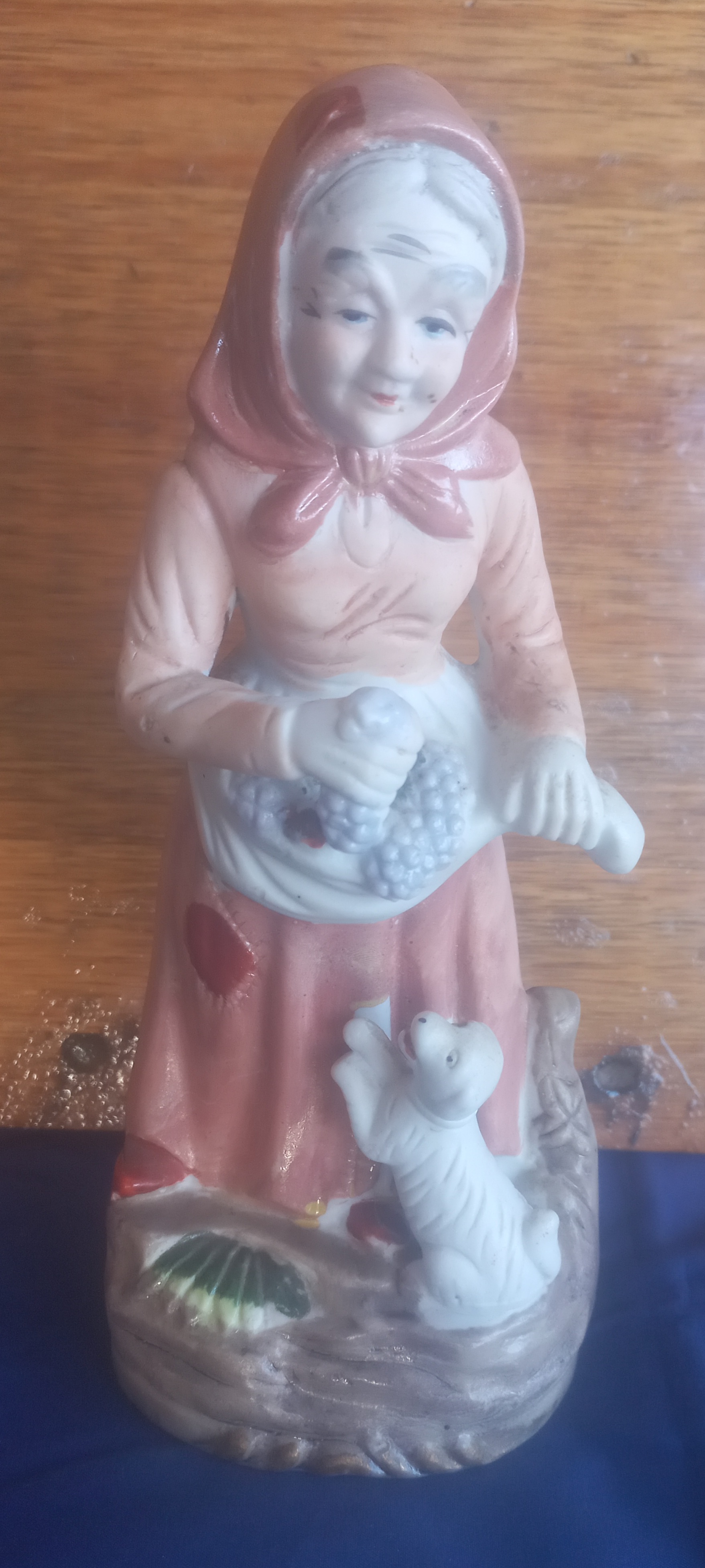 Porcelain & Ceramic Old lady figurine for sale in Ventersdorp (ID