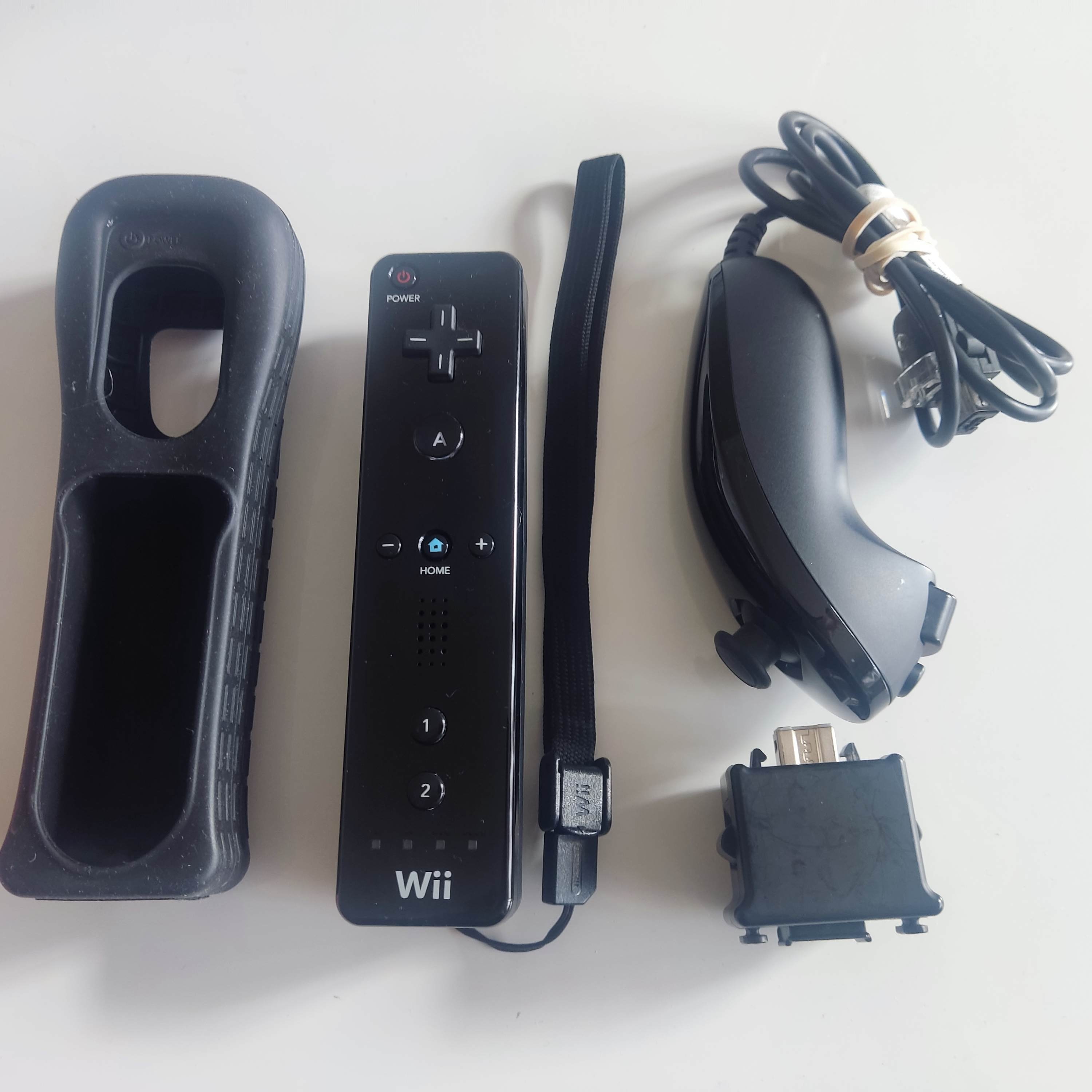 Controllers & Remotes Wii controller +motion plus attachment and
