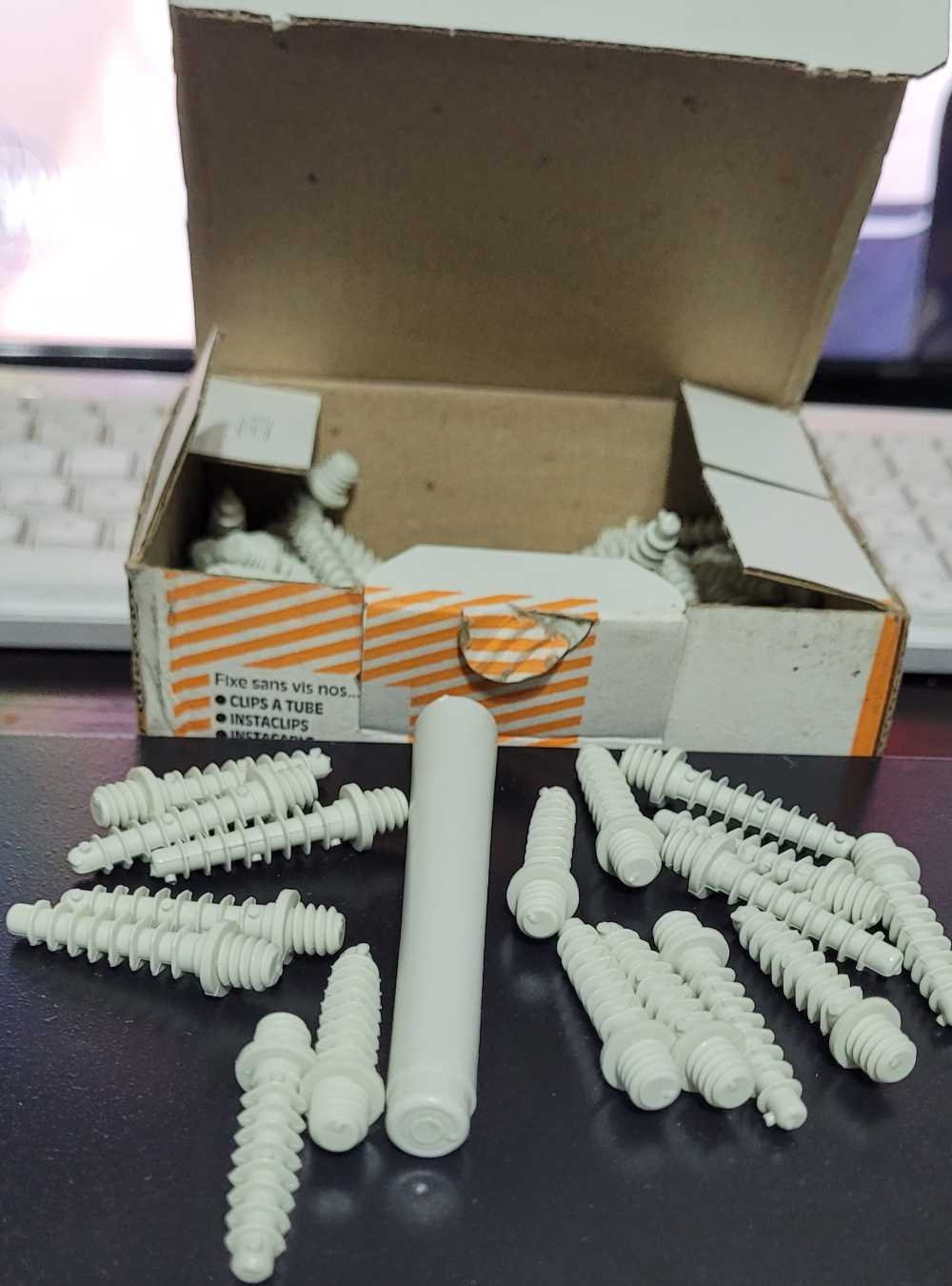 Nails, Screws & Fasteners - PVC Screws-CHEVILLE 6mm Instaclip ...